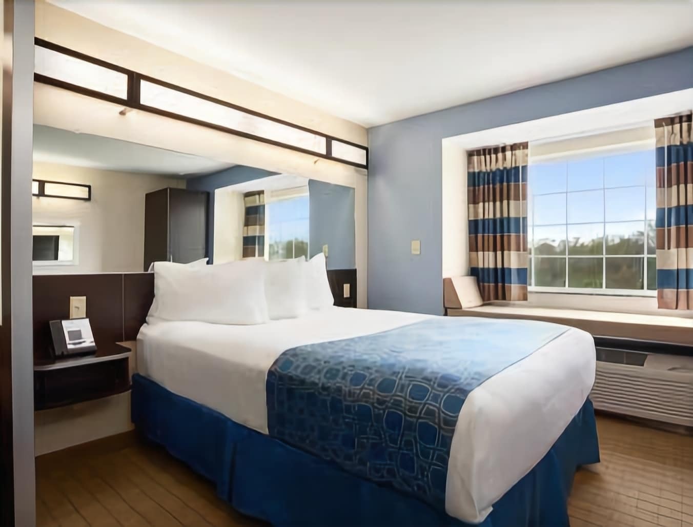 Microtel Inn & Suites Belle Chasse Exterior photo